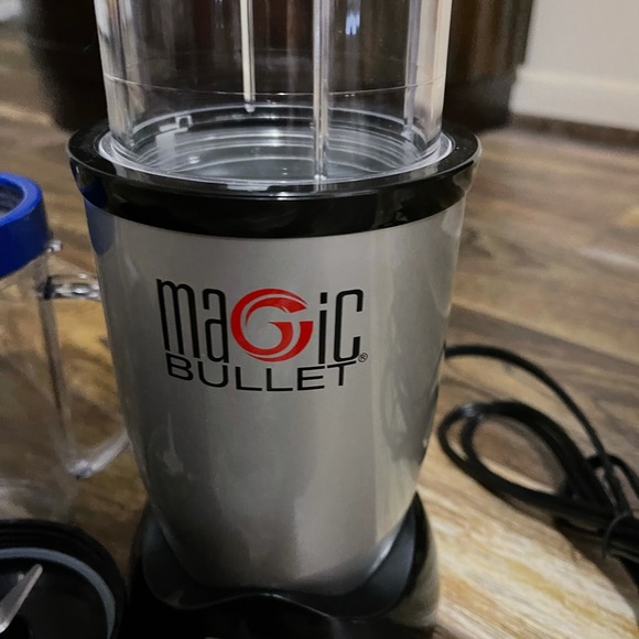 Magic Bullet MB1001C Personal Blender with Mixing Set - Picture 5 of 9